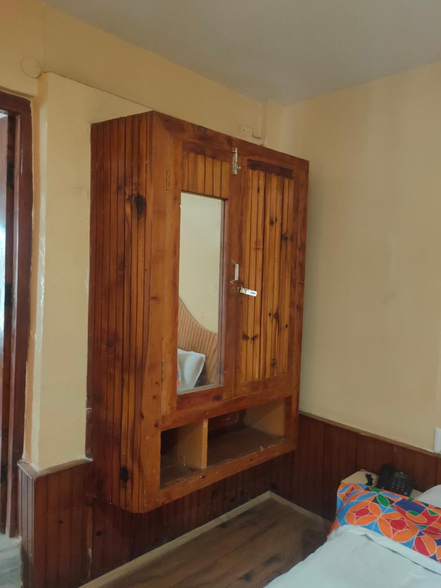 Hotel Bhrigu Manāli Kültér fotó