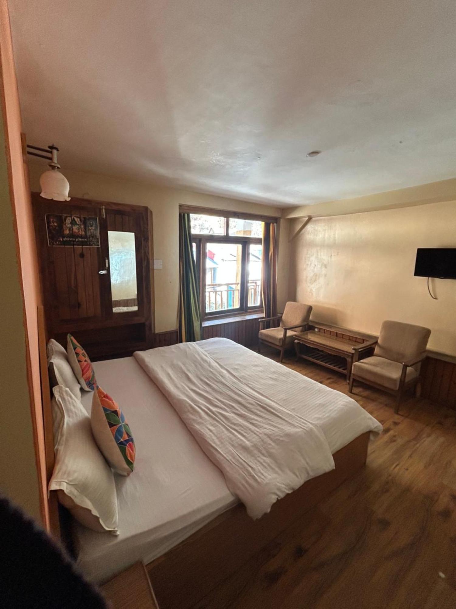Hotel Bhrigu Manāli Kültér fotó