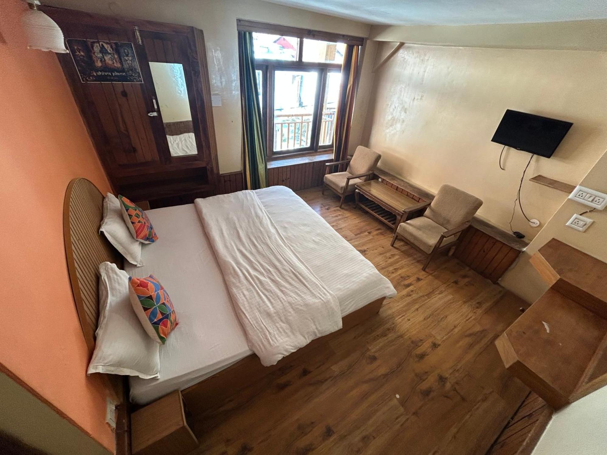 Hotel Bhrigu Manāli Kültér fotó