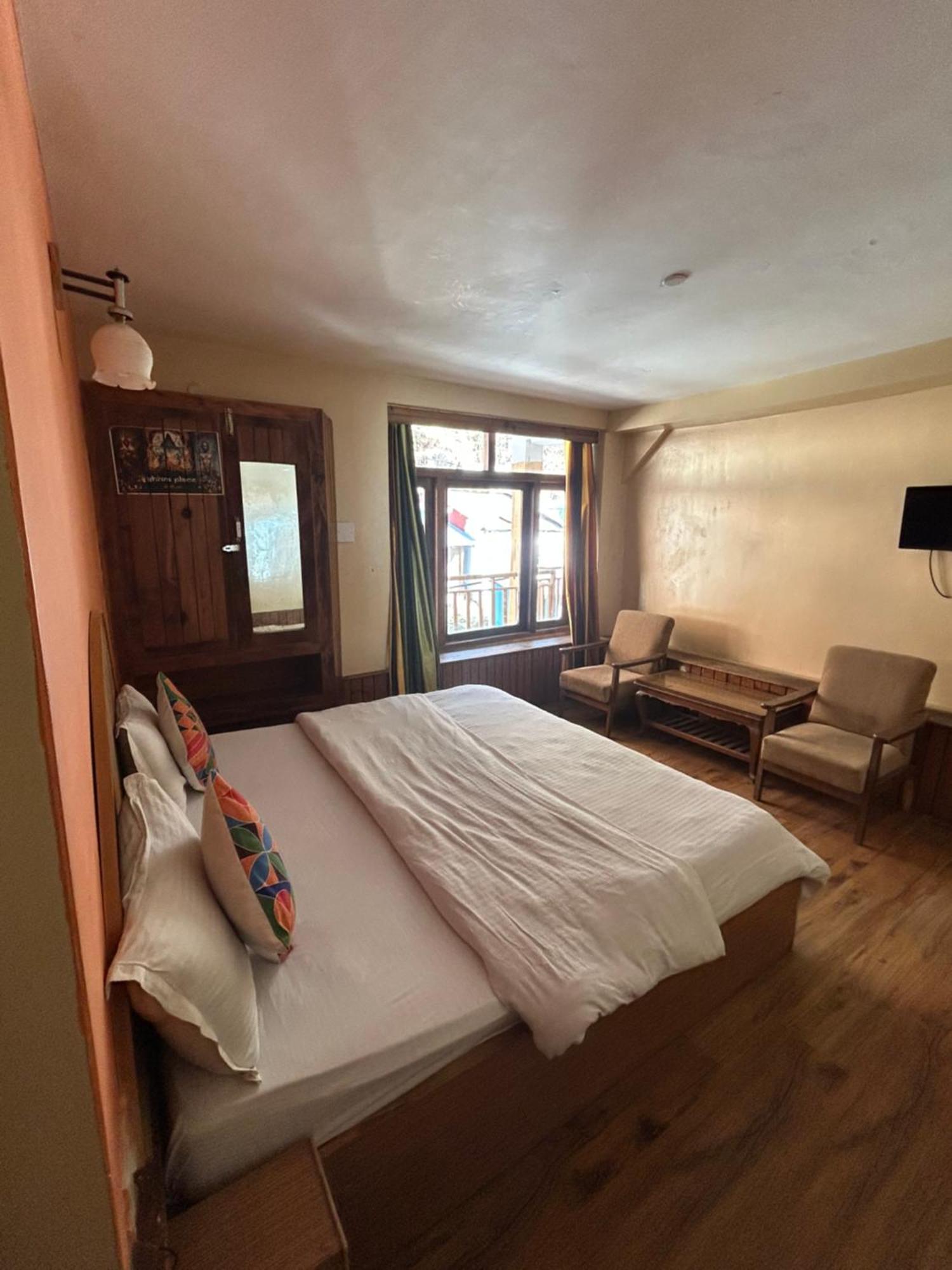 Hotel Bhrigu Manāli Kültér fotó